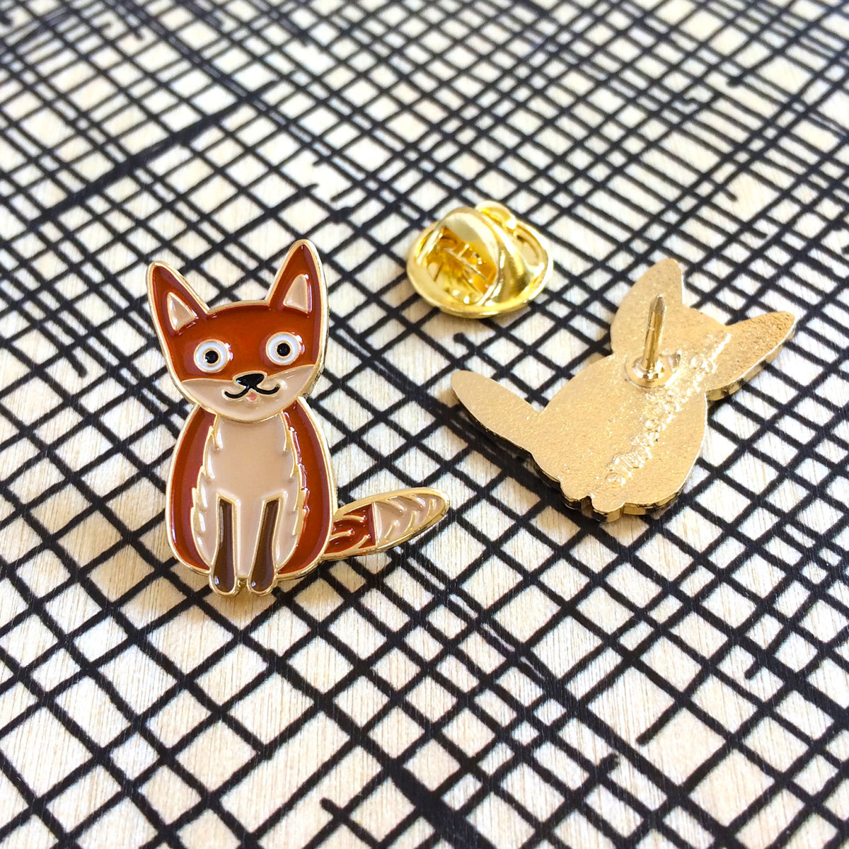 Fox Enamel pin