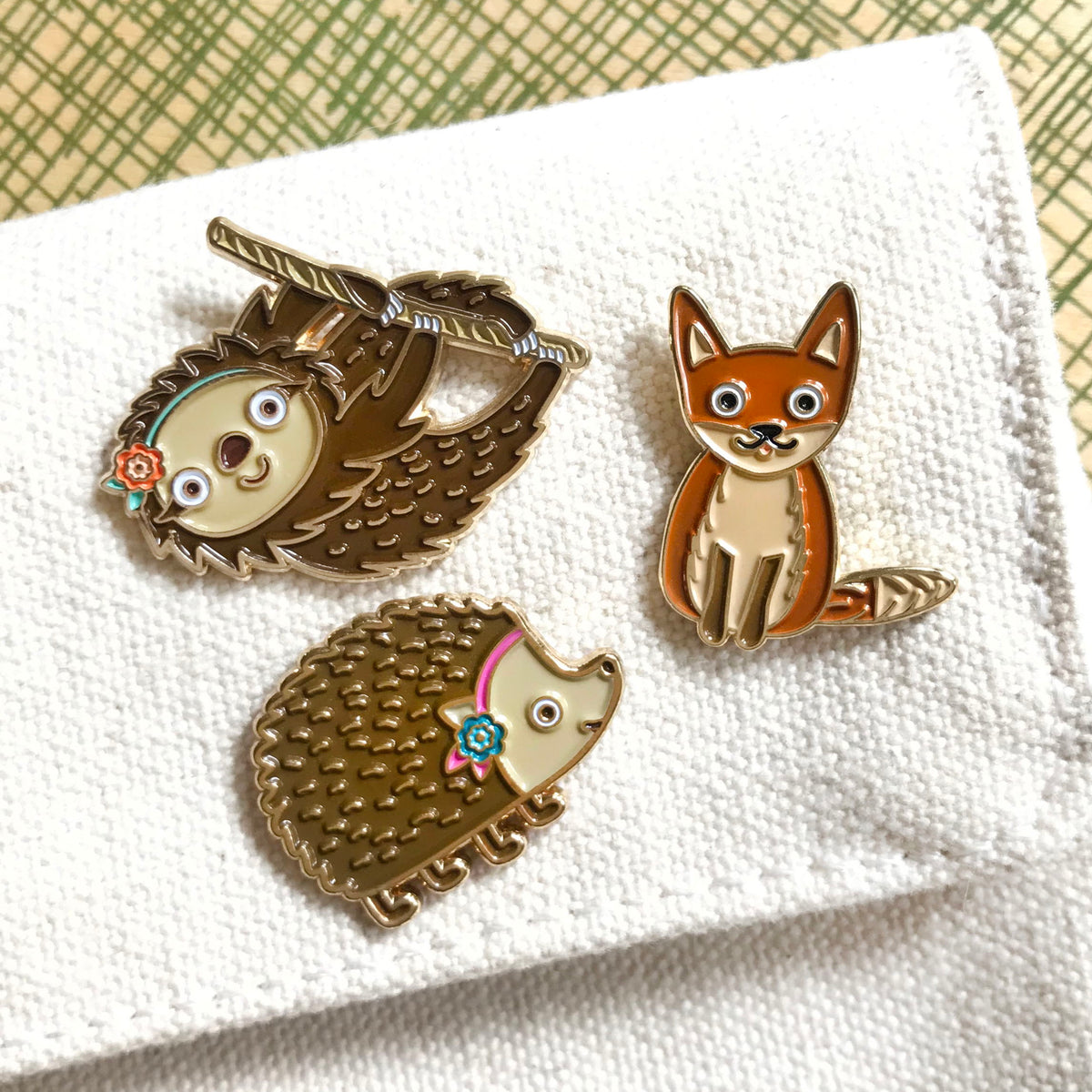 Fox Enamel pin